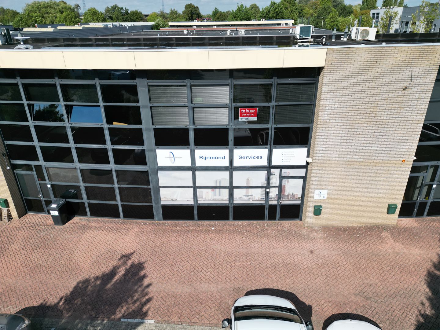 View photo 2 of Zadelmakerstraat 5
