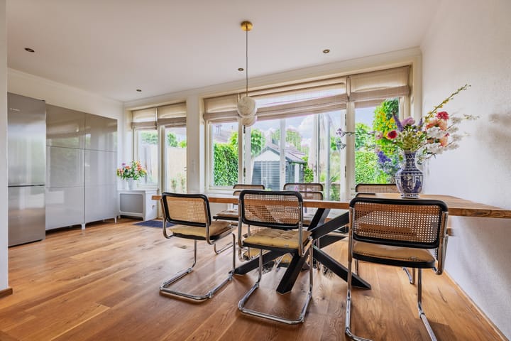 Foto 9 van van Limburg Stirumlaan 45