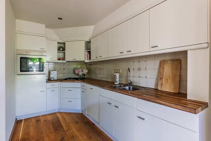 Foto 10 van van Limburg Stirumlaan 45