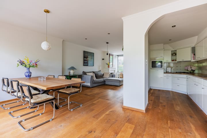 Foto 12 van van Limburg Stirumlaan 45