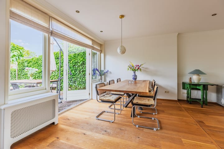 Foto 13 van van Limburg Stirumlaan 45