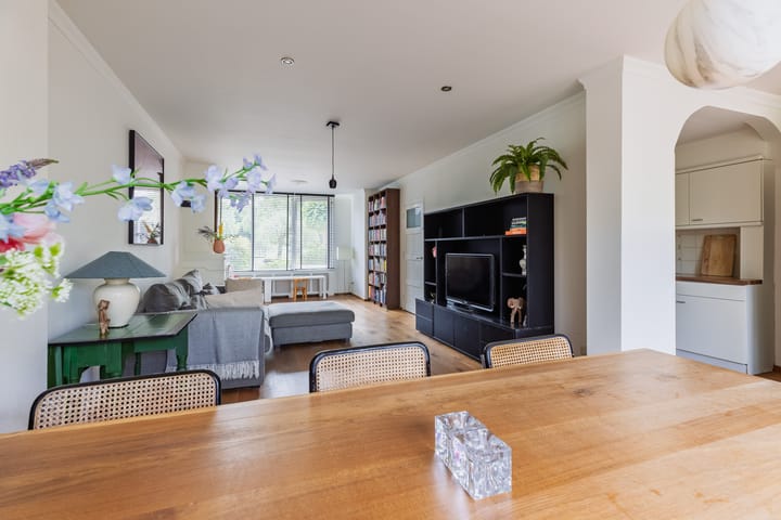 Foto 14 van van Limburg Stirumlaan 45