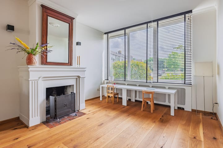 Foto 17 van van Limburg Stirumlaan 45