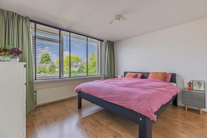 Foto 19 van van Limburg Stirumlaan 45