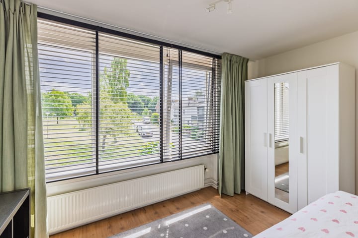 Foto 21 van van Limburg Stirumlaan 45