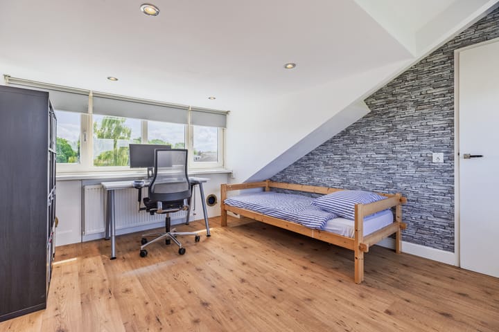 Foto 29 van van Limburg Stirumlaan 45