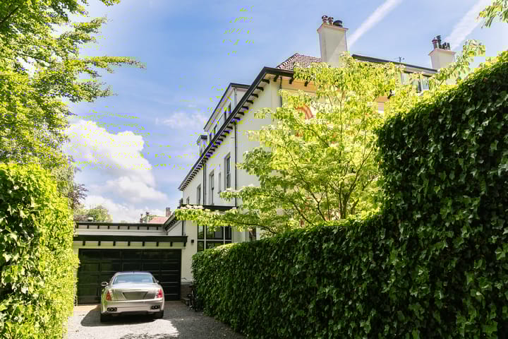 Foto 44 van Oosterhoutlaan 1