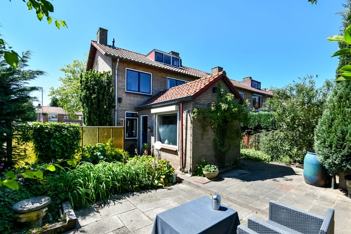 Foto 38 van Johan de Wittstraat 23