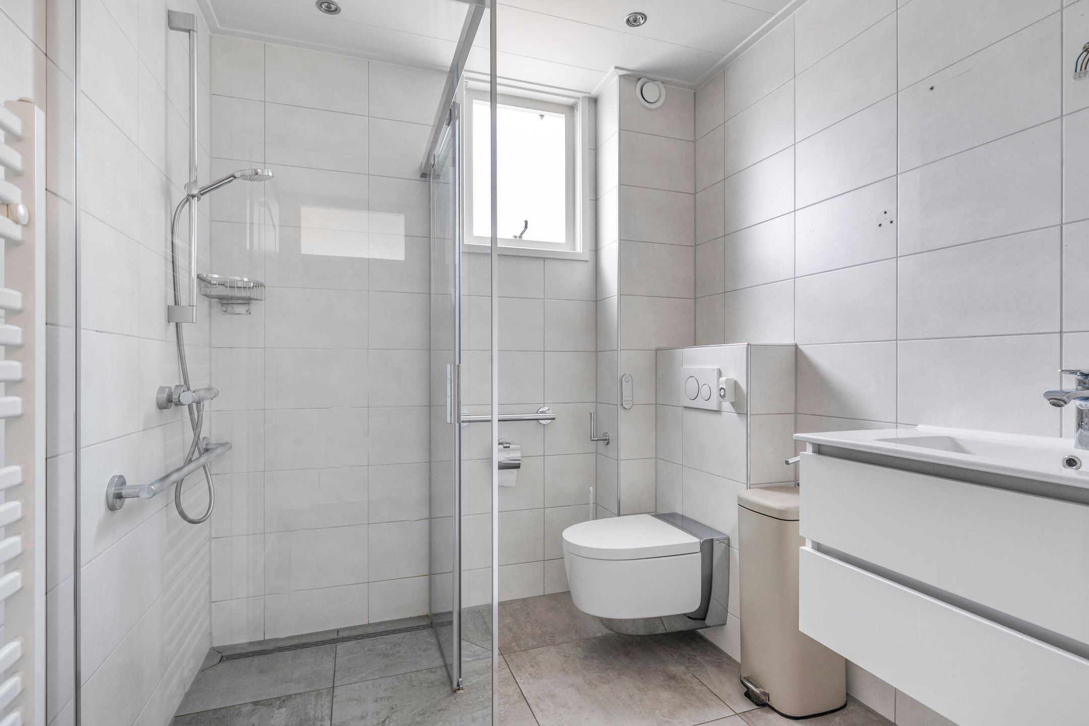 Foto 18 van Roos van Dekemastraat 40