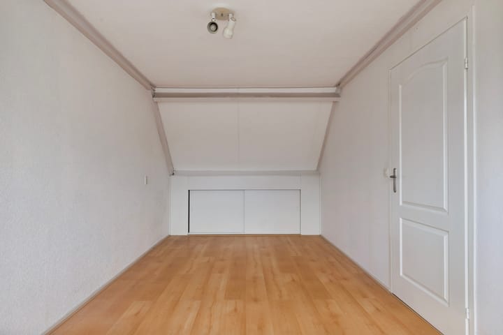 Foto 22 van Roos van Dekemastraat 40