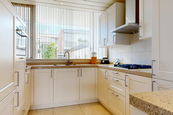 Foto 12 van Bertram 103