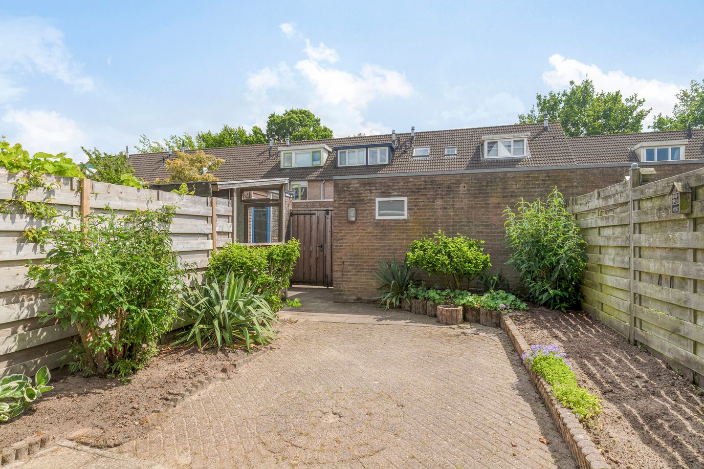 Foto 25 van Roos van Dekemastraat 40