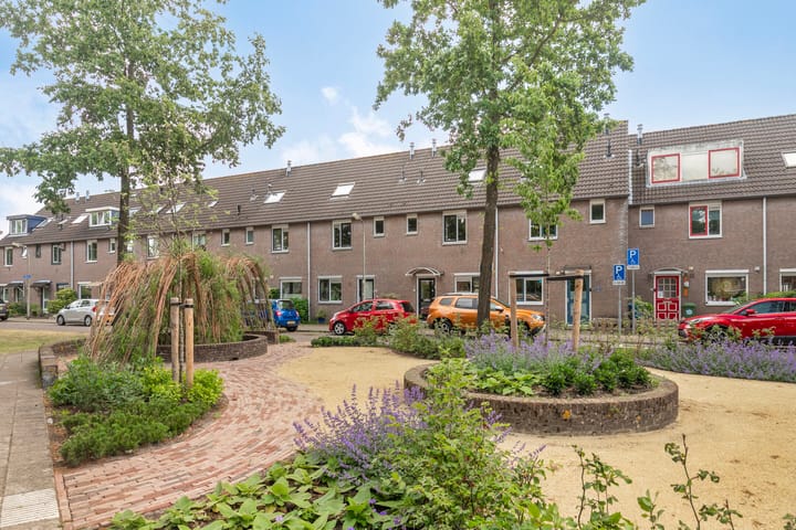 Foto 30 van Roos van Dekemastraat 40