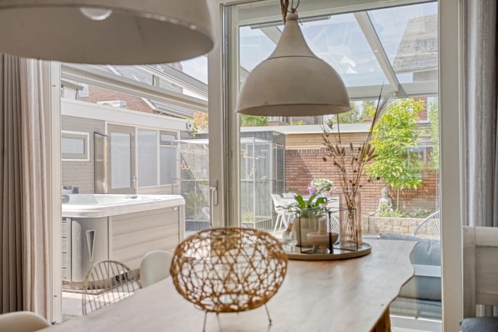 Photo 13 of Oostzeestraat 33