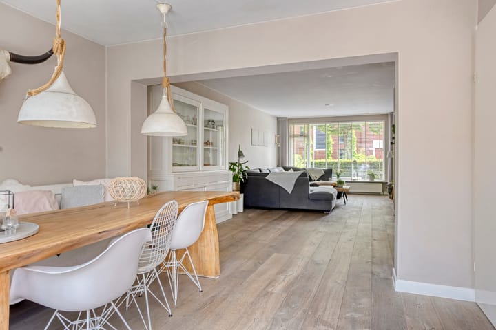 Photo 14 of Oostzeestraat 33