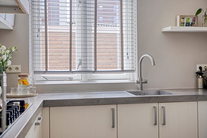 Photo 17 of Oostzeestraat 33