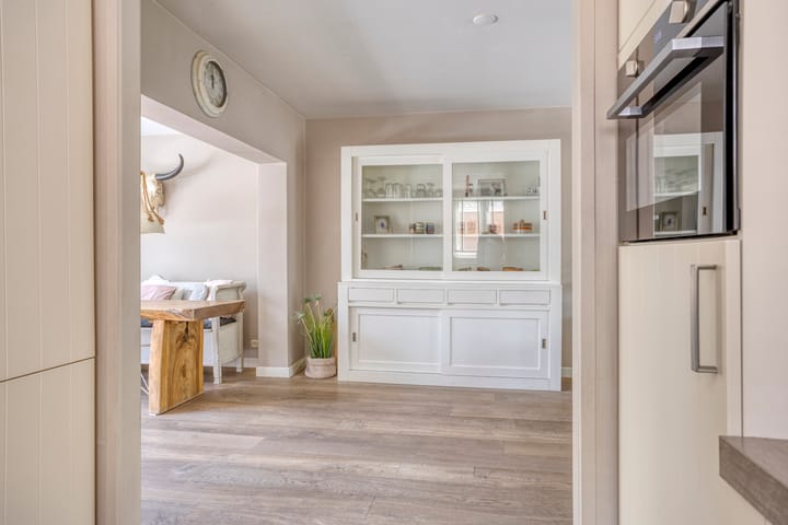 Photo 18 of Oostzeestraat 33