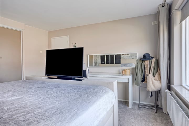 Photo 24 of Oostzeestraat 33