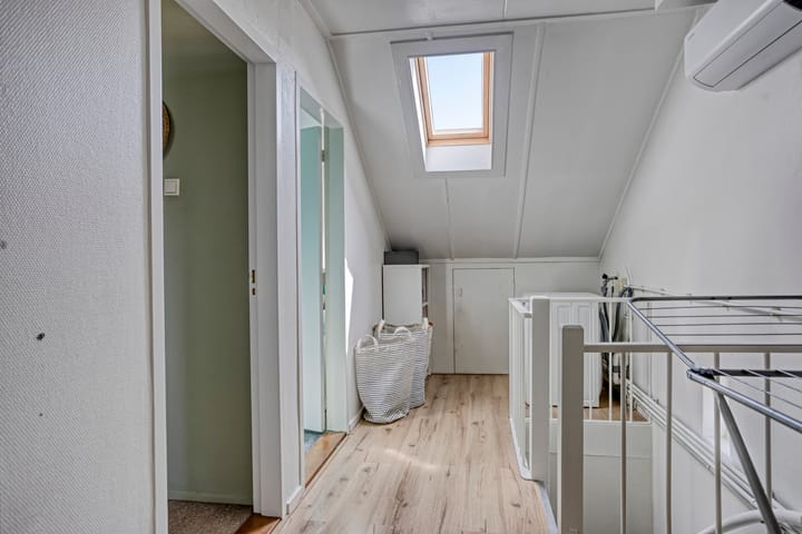 Photo 31 of Oostzeestraat 33