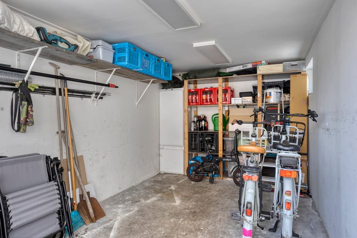 Photo 38 of Oostzeestraat 33