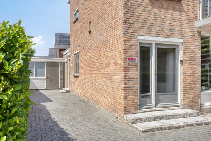 Photo 39 of Oostzeestraat 33