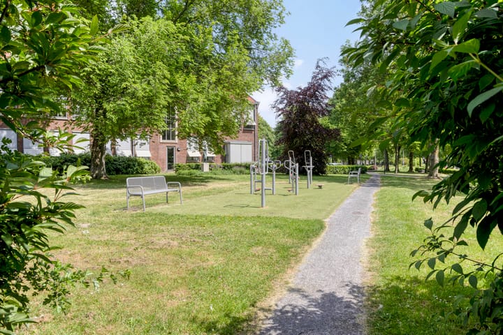 Photo 43 of Oostzeestraat 33