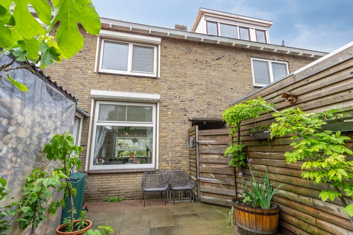 Photo 36 of Stationsweg 67