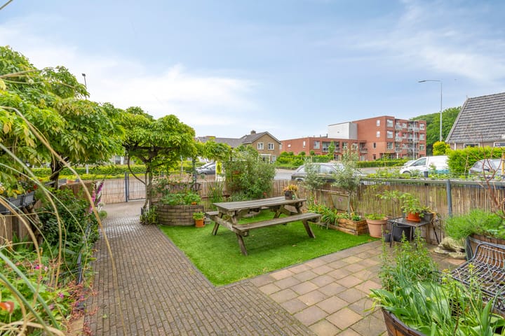 Photo 39 of Stationsweg 67