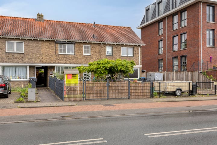 Photo 41 of Stationsweg 67