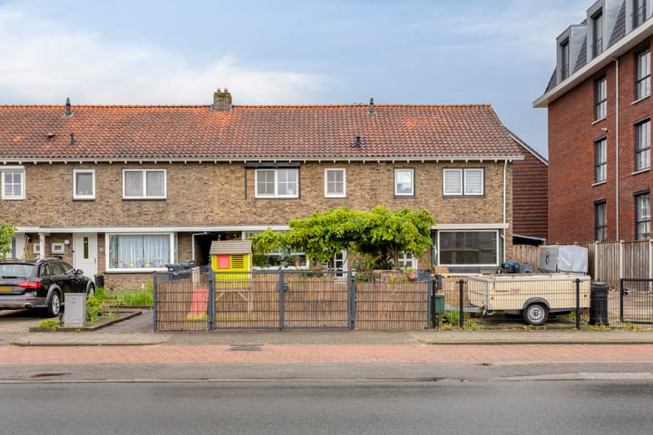 Photo 40 of Stationsweg 67