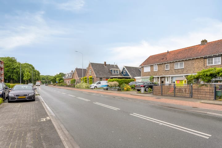 Photo 44 of Stationsweg 67