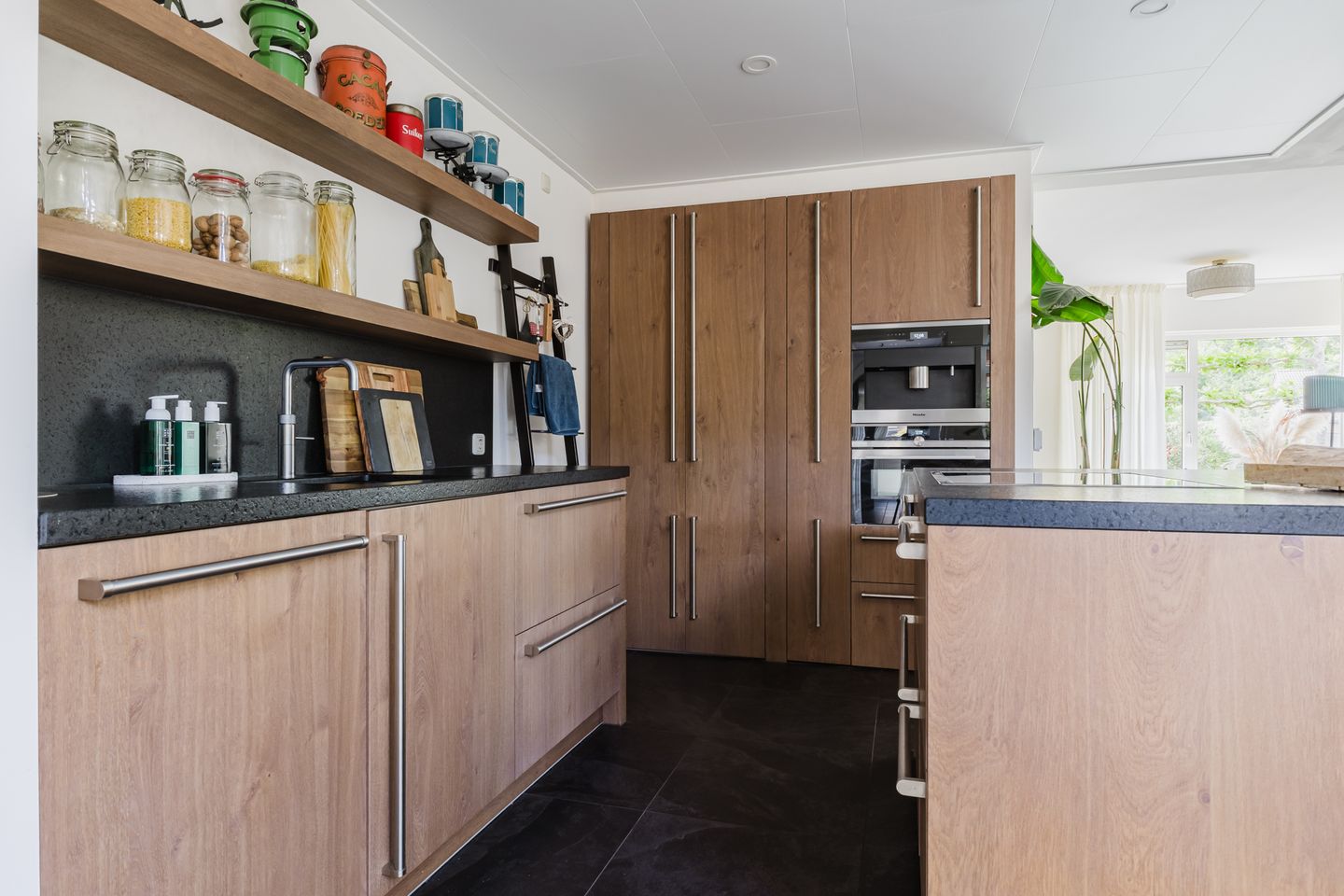 Foto 35 van Master Roordawei 12