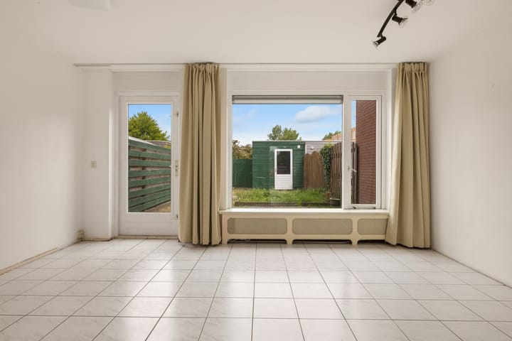 Photo 3 of Tuinstee 12