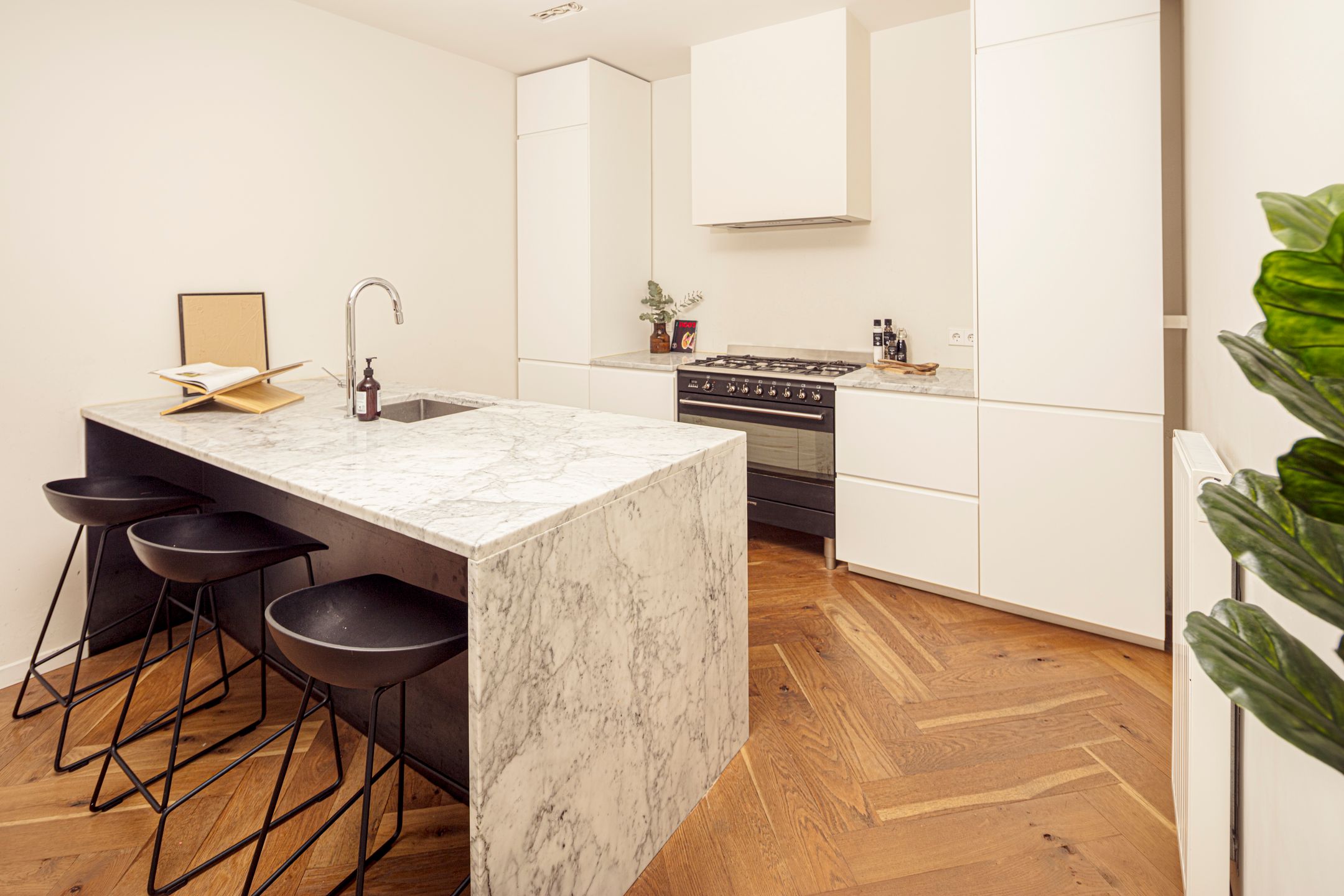 Photo 3 of Van Tuyll van Serooskerkenplein 36-1