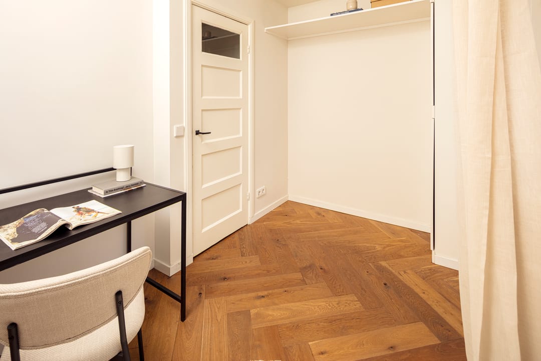 Photo 17 of Van Tuyll van Serooskerkenplein 36-1