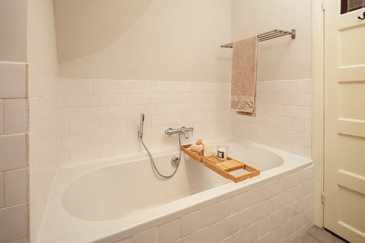 Foto 26 van Van Tuyll van Serooskerkenplein 36-1