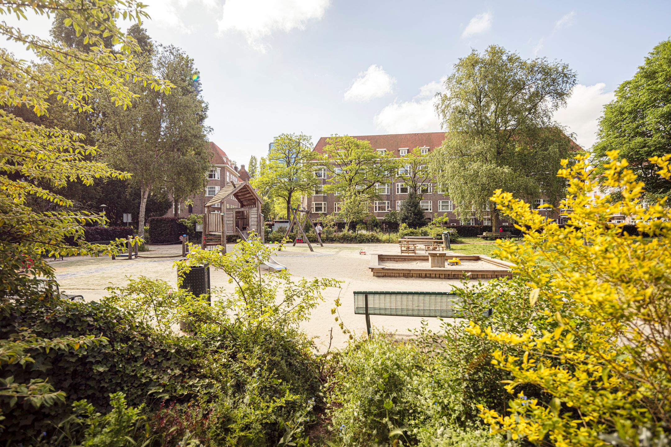 Photo 33 of Van Tuyll van Serooskerkenplein 36-1