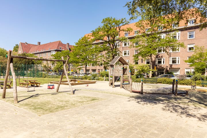 Foto 34 van Van Tuyll van Serooskerkenplein 36-1