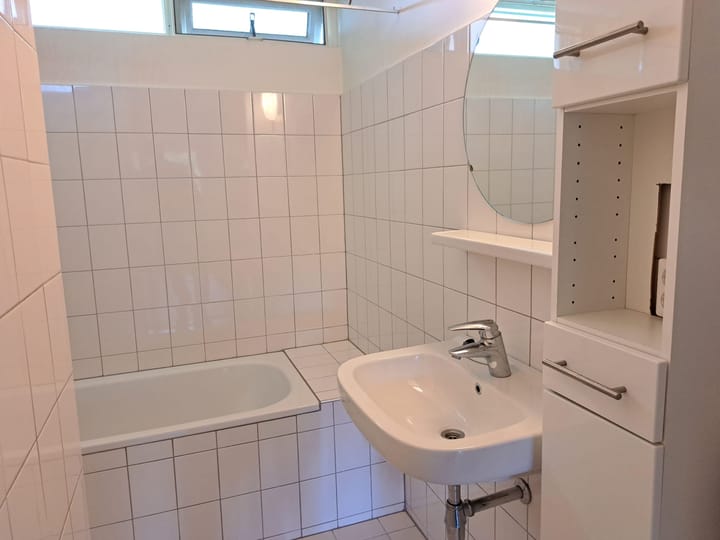 Photo 28 of Malvert 6839