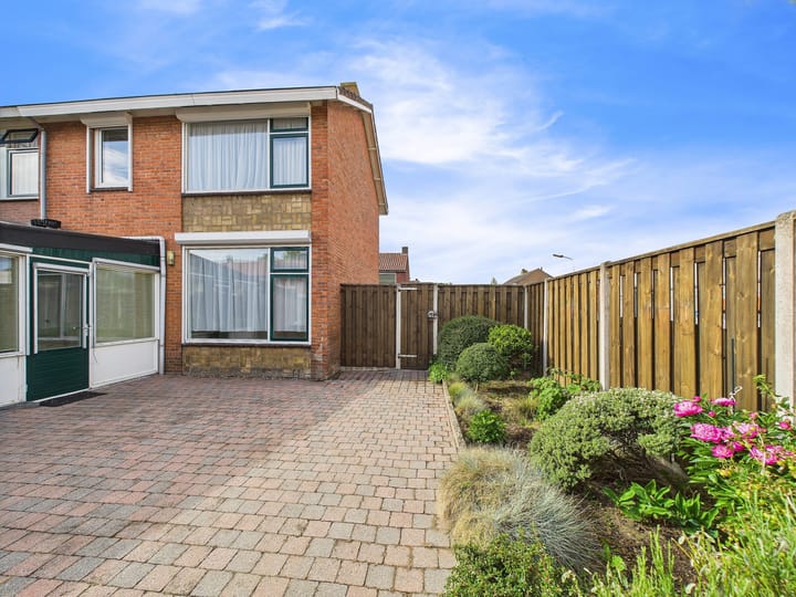 Foto 24 van Margrietstraat 1