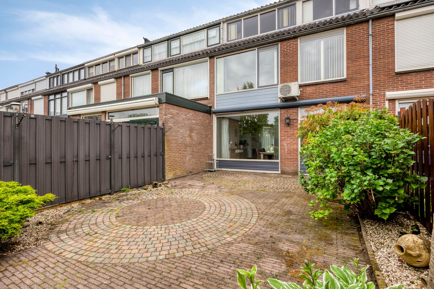 Foto 4 van Warmoeziershof 52