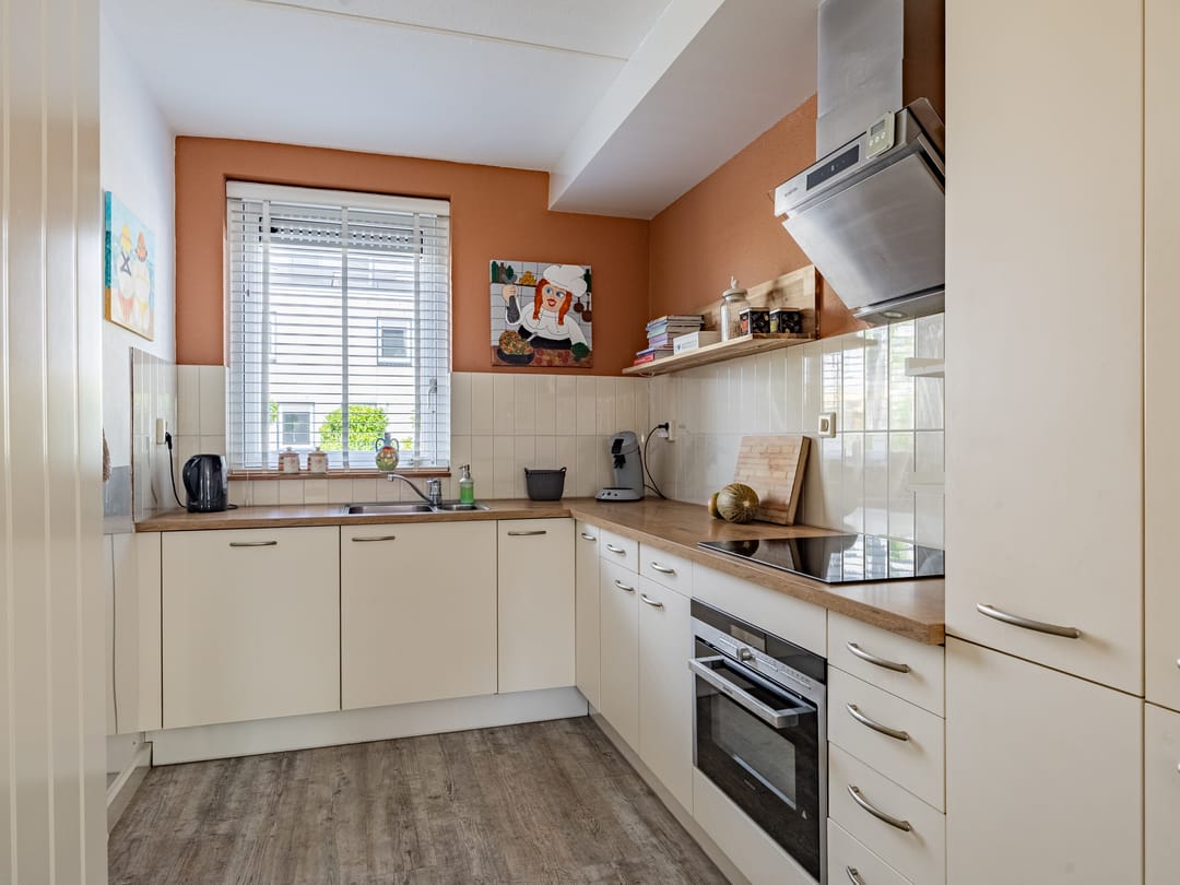 Photo 8 of Revelmanstraat 10