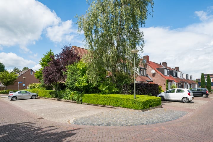 Photo 6 of Schaepmanstraat 48