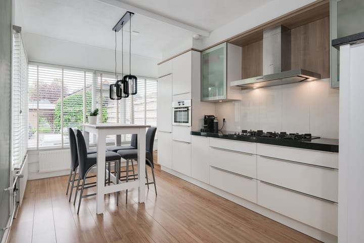 Photo 15 of Schaepmanstraat 48