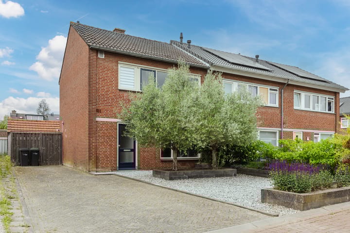 Foto 1 van Willem Alexanderstraat 15