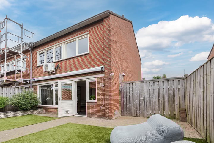 Foto 37 van Willem Alexanderstraat 15