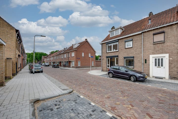 Foto 8 van Jacob Romansstraat 1