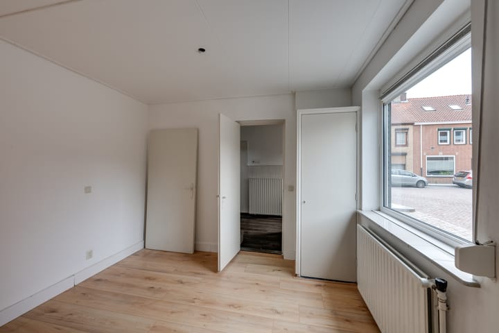 Foto 17 van Jacob Romansstraat 1