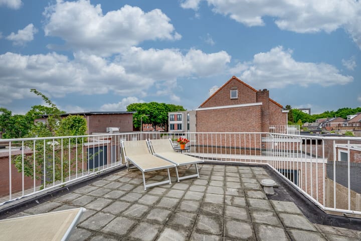 Foto 35 van Jacob Romansstraat 1