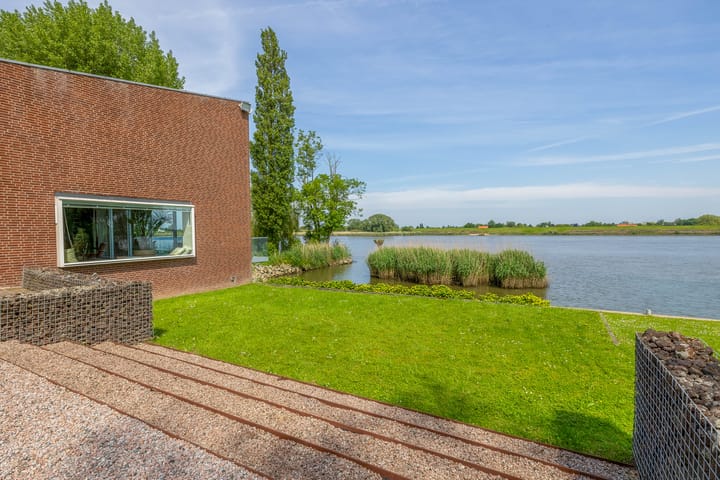 Photo 46 of Gelkenes 47-B